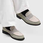 Penny-loafers i mocka för herrar med kontrastsömmar-Footwear for men-Fjallbarn