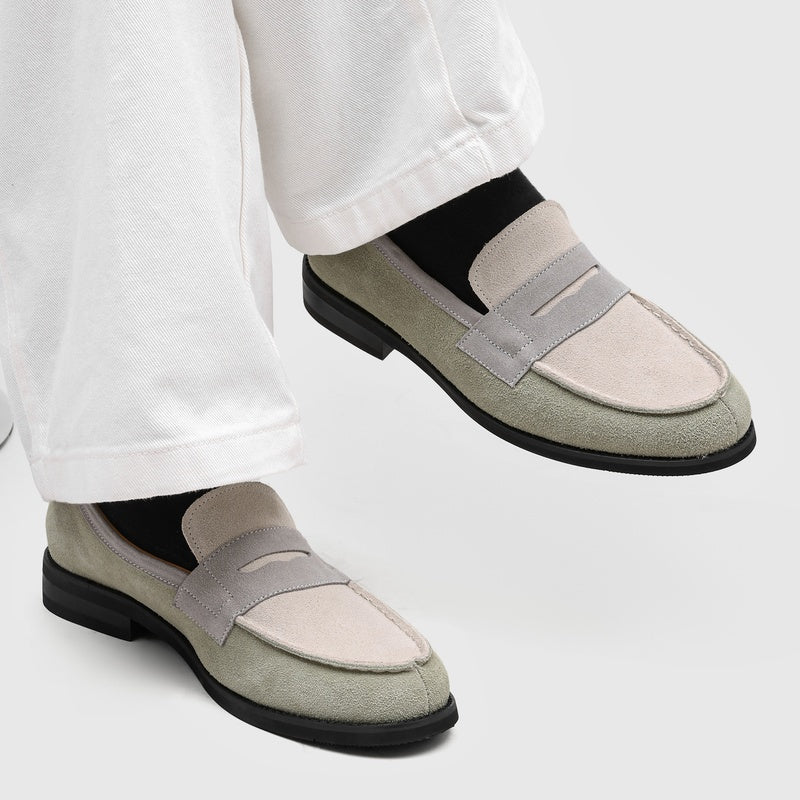 Penny-loafers i mocka för herrar med kontrastsömmar-Footwear for men-Fjallbarn