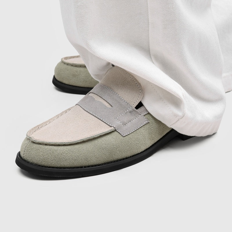 Penny-loafers i mocka för herrar med kontrastsömmar-Footwear for men-Fjallbarn