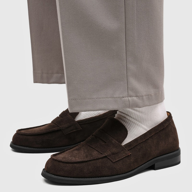 Penny-loafers i mocka för herrar med kontrastsömmar-Footwear for men-Fjallbarn