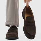 Penny-loafers i mocka för herrar med kontrastsömmar-Footwear for men-Fjallbarn