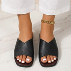 Platta slip-in-sandaler med V-skärning för dam-Footwear for women-Fjallbarn