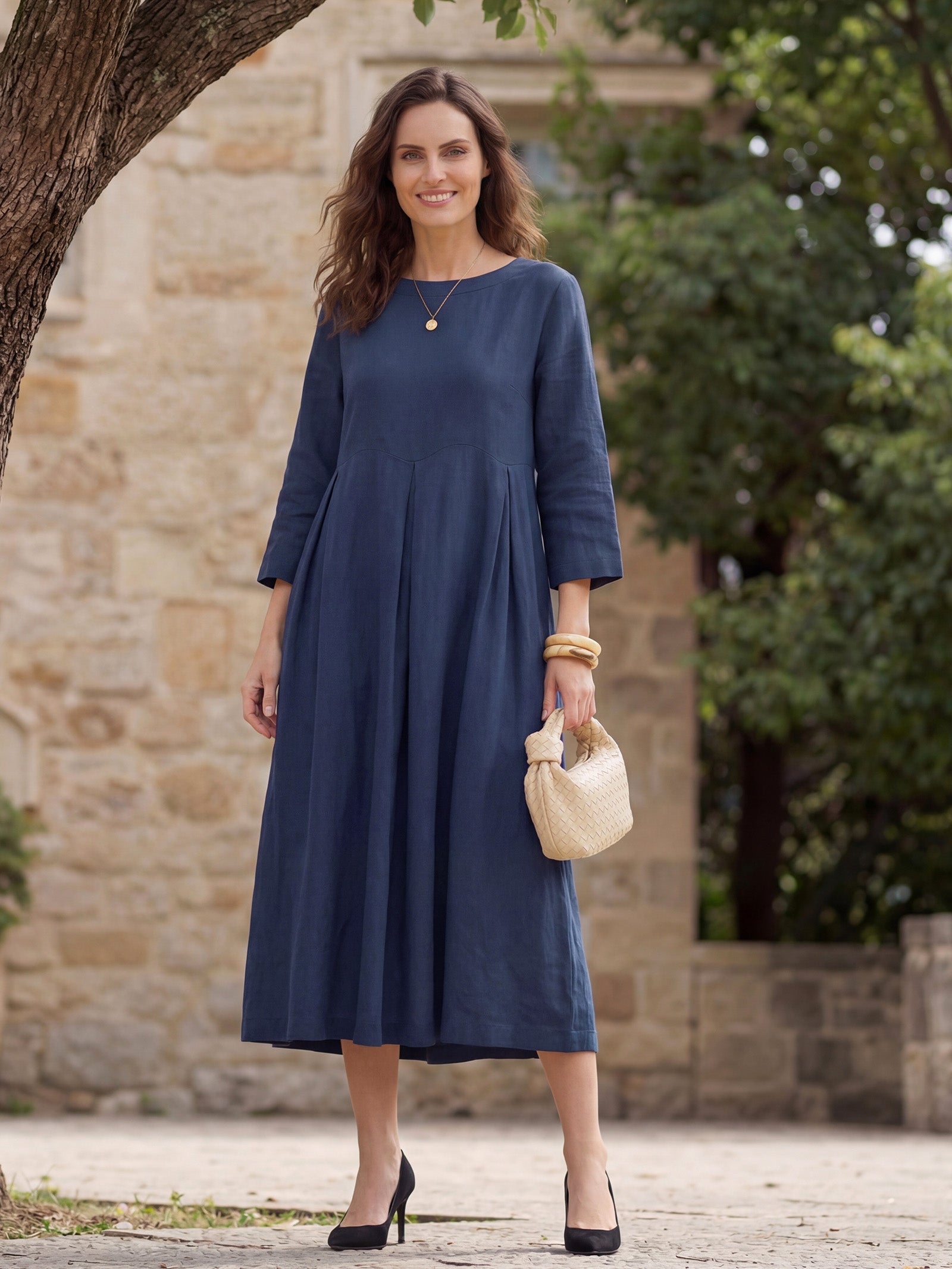 Plisserad midiklänning i linne med båthals för dam-Midi Dress-Fjallbarn