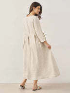 Plisserad midiklänning i linne med båthals för dam-Midi Dress-Fjallbarn