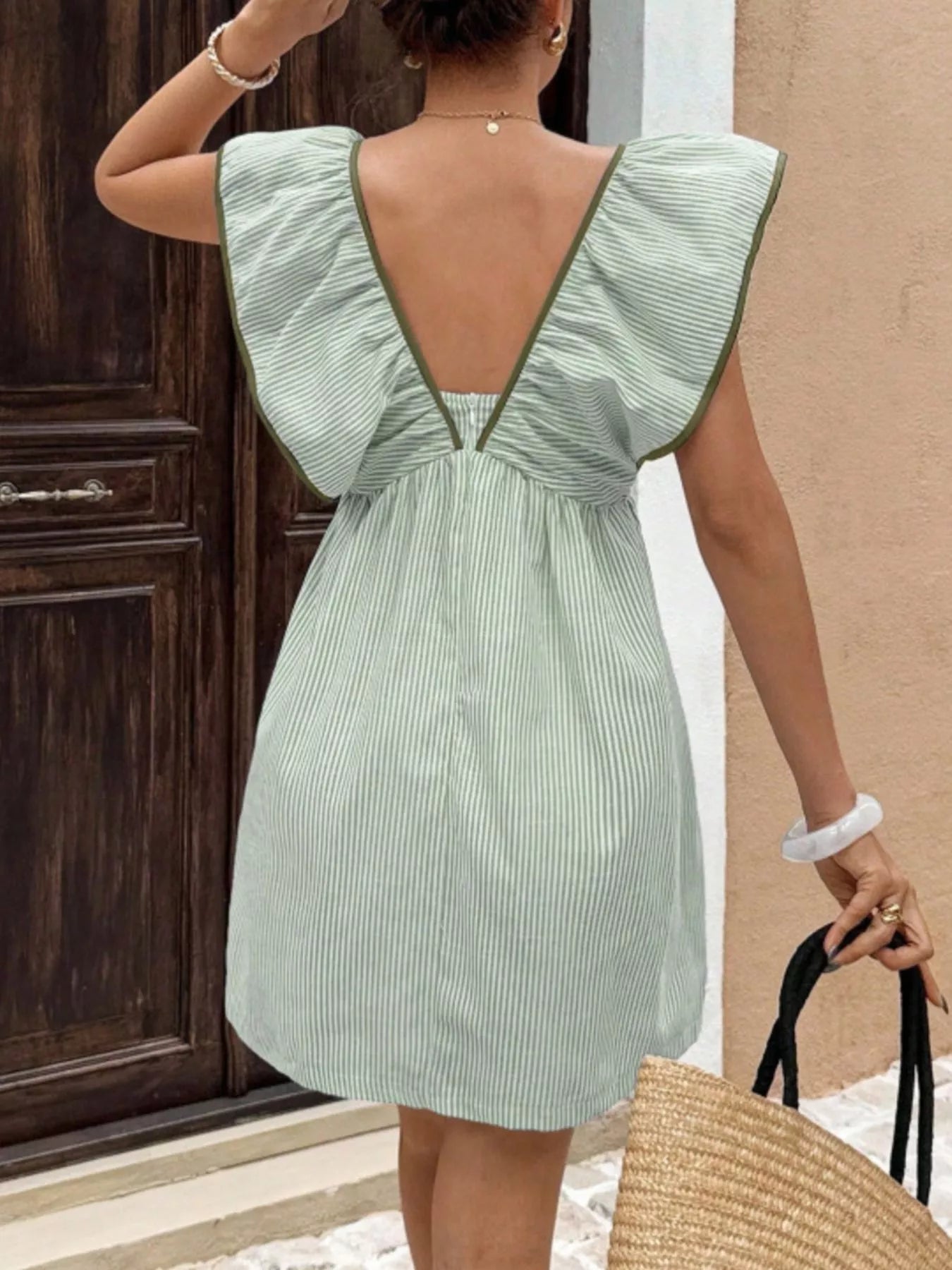 Randig miniklänning för dam med volangärmar-Mini Dress-Fjallbarn
