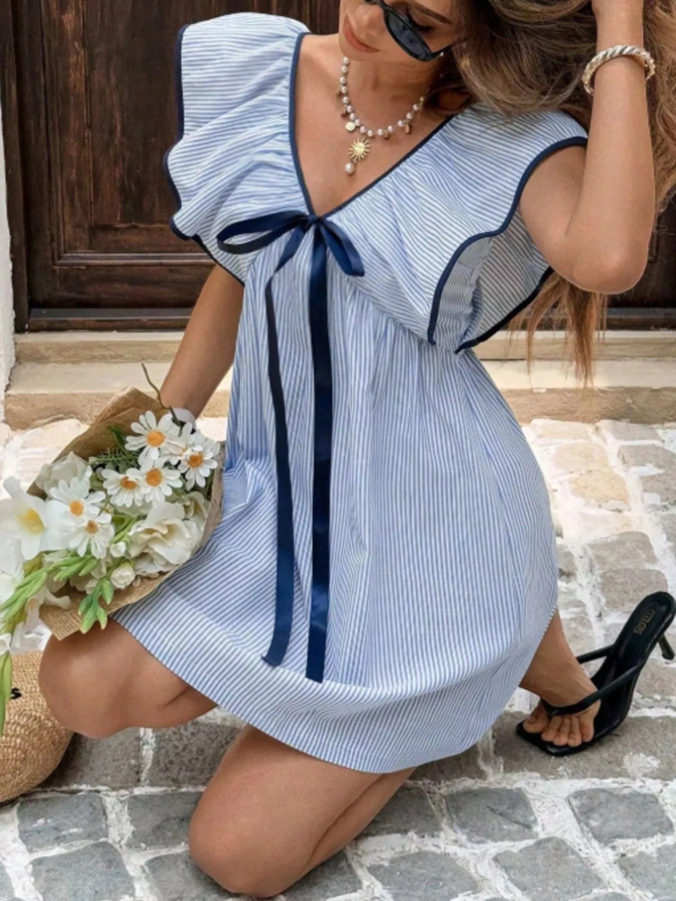 Randig miniklänning för dam med volangärmar-Mini Dress-Fjallbarn