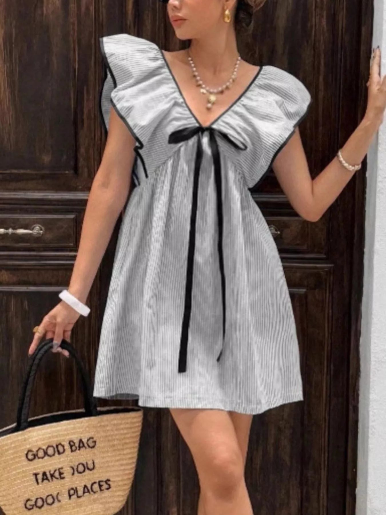 Randig miniklänning för dam med volangärmar-Mini Dress-Fjallbarn