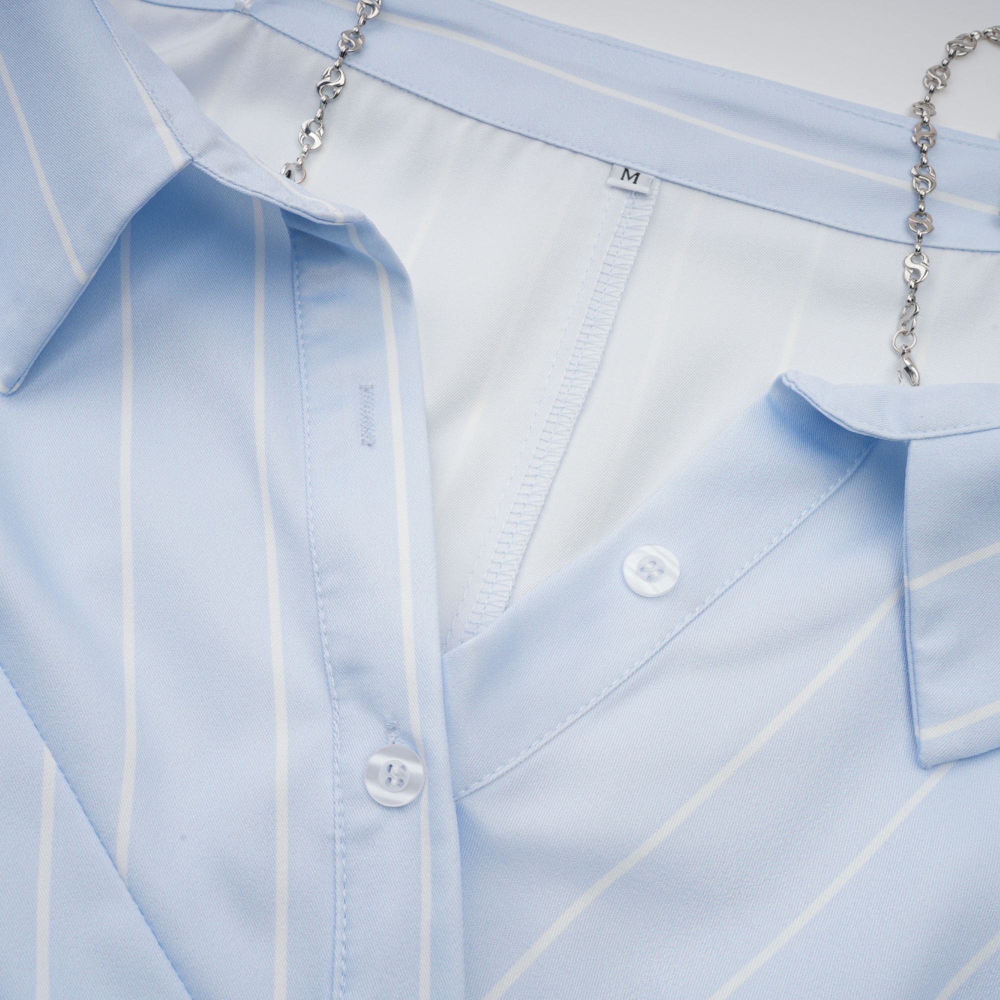 Randig off-shoulder-blus med kedjeaxlar för dam-Blouses for women-Fjallbarn