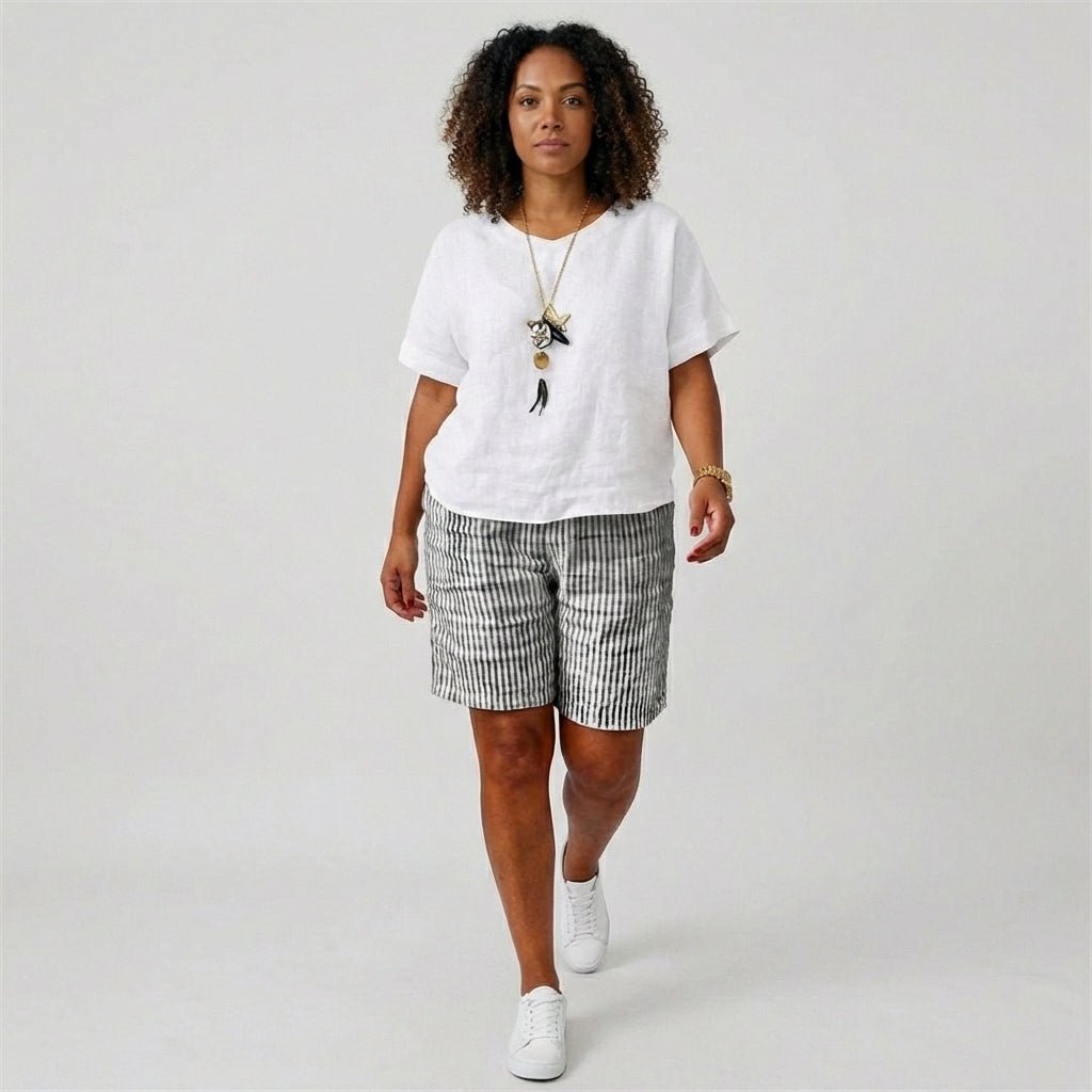 Randiga shorts med avslappnad passform för dam-Shorts for women-Fjallbarn