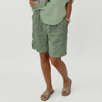 Randiga shorts med avslappnad passform för dam-Shorts for women-Fjallbarn