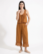 Set med spetsväst och byxor med vida ben för dam-Sets for women-Fjallbarn