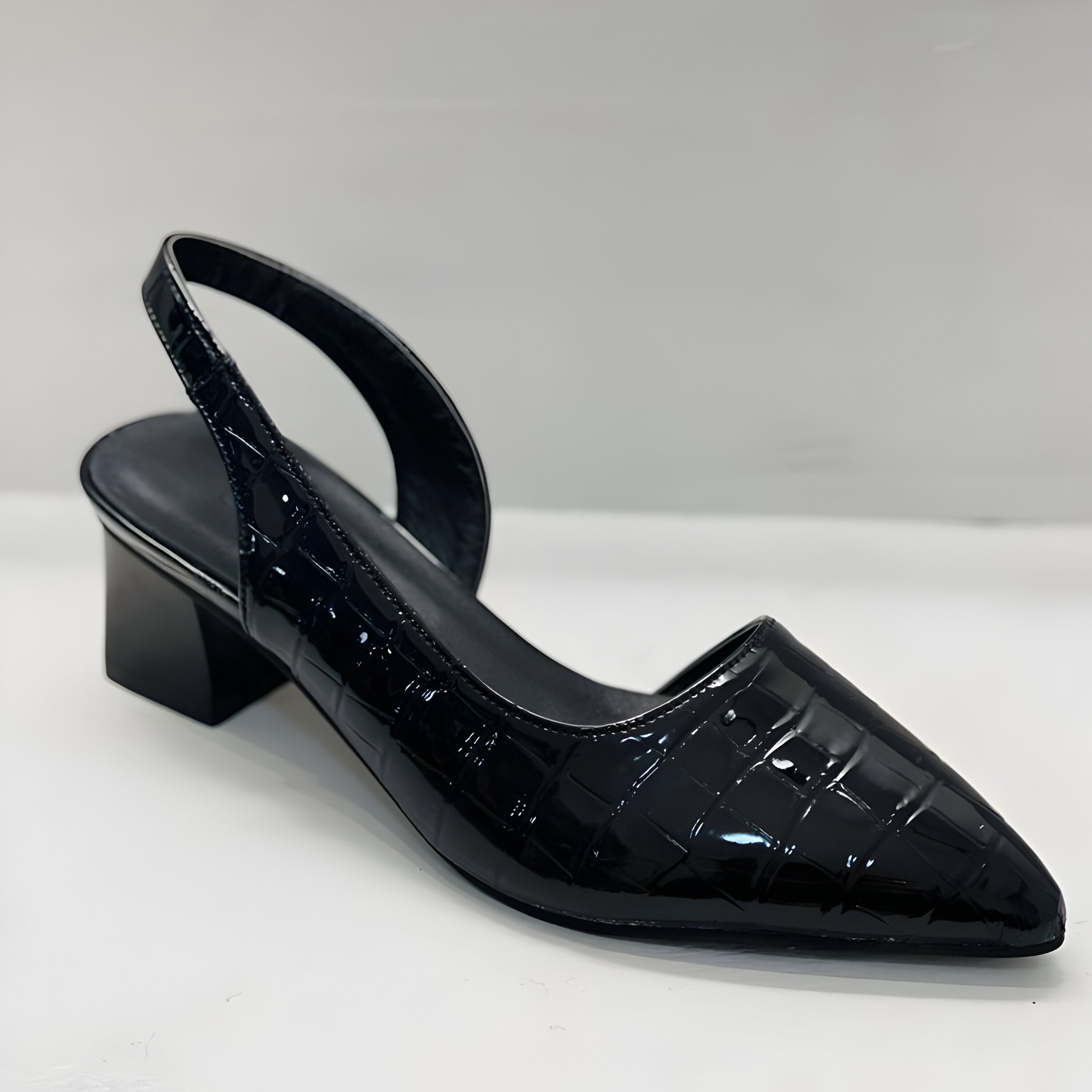 Slingback-klackskor med spetsig tå och blockklack för dam-Footwear for women-Fjallbarn