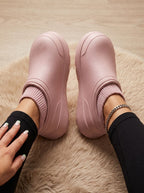 Slip-on sneakers i sock-modell för dam med platåsula-Footwear for women-Fjallbarn