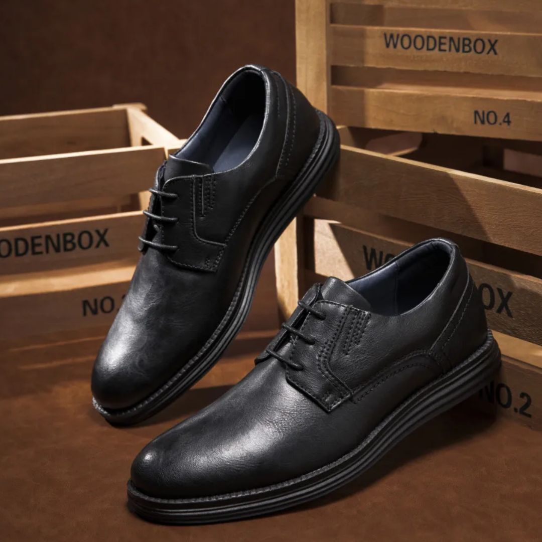 Snörskor i Derby-modell för herr med kontrasterande sula-Footwear for men-Fjallbarn