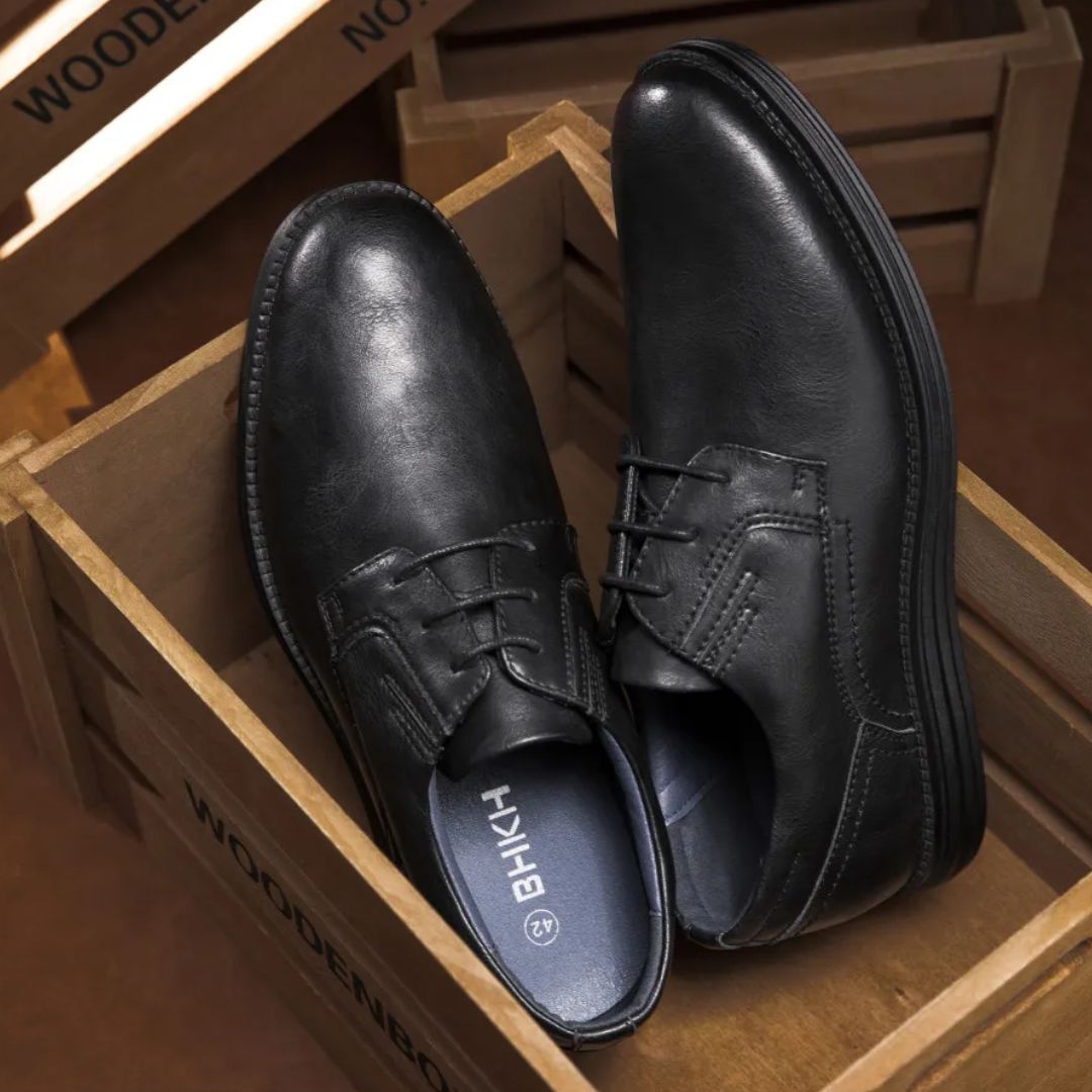 Snörskor i Derby-modell för herr med kontrasterande sula-Footwear for men-Fjallbarn