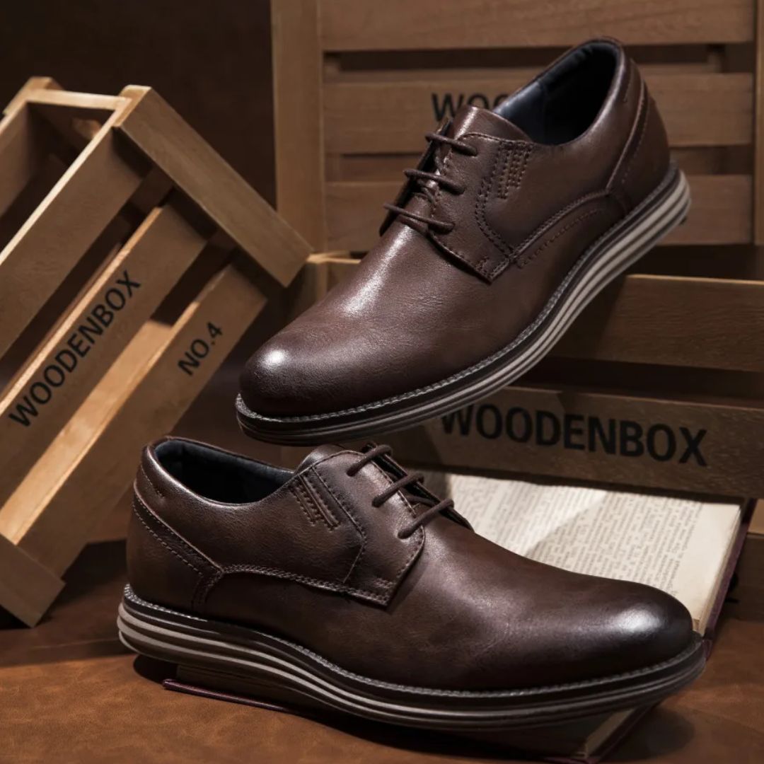Snörskor i Derby-modell för herr med kontrasterande sula-Footwear for men-Fjallbarn