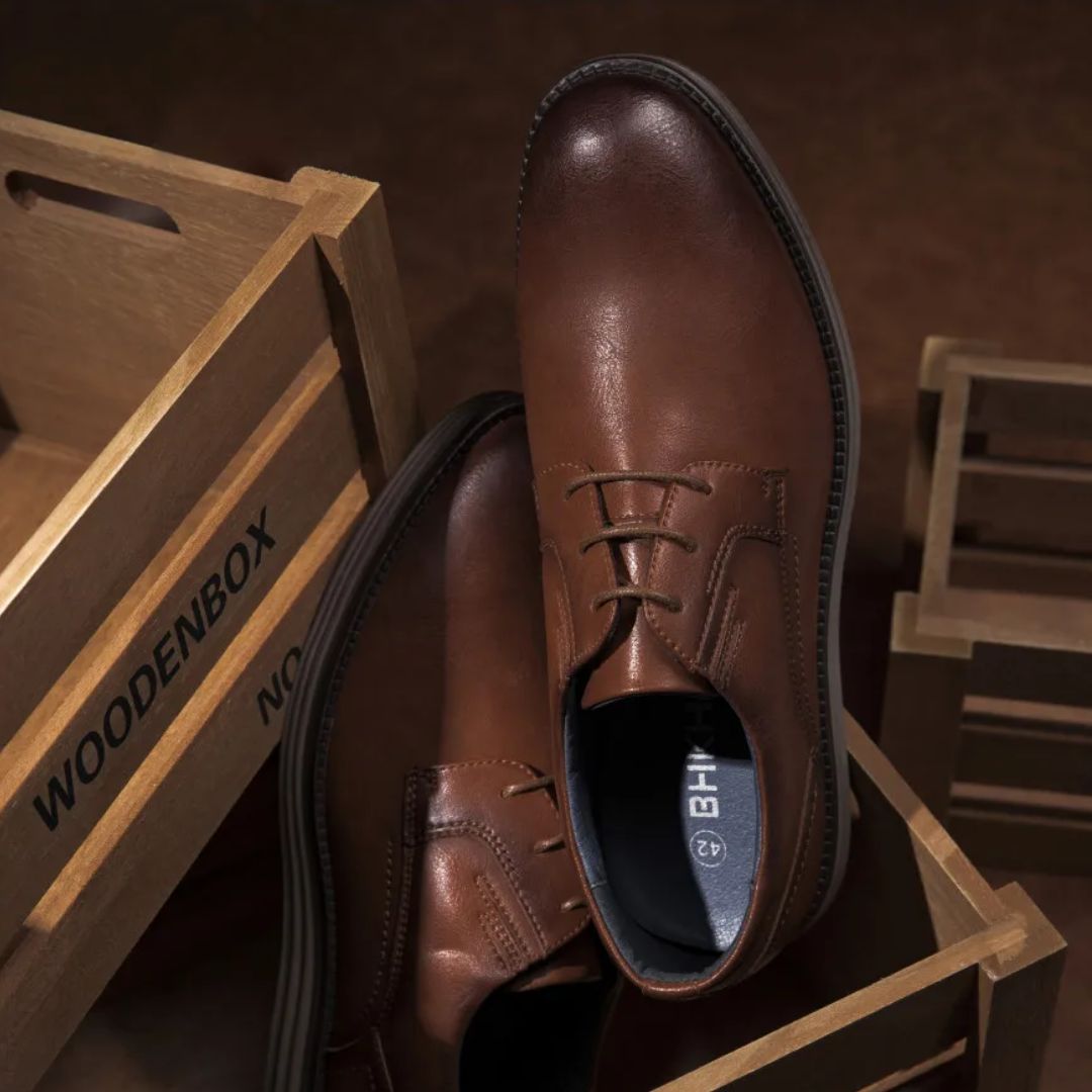 Snörskor i Derby-modell för herr med kontrasterande sula-Footwear for men-Fjallbarn