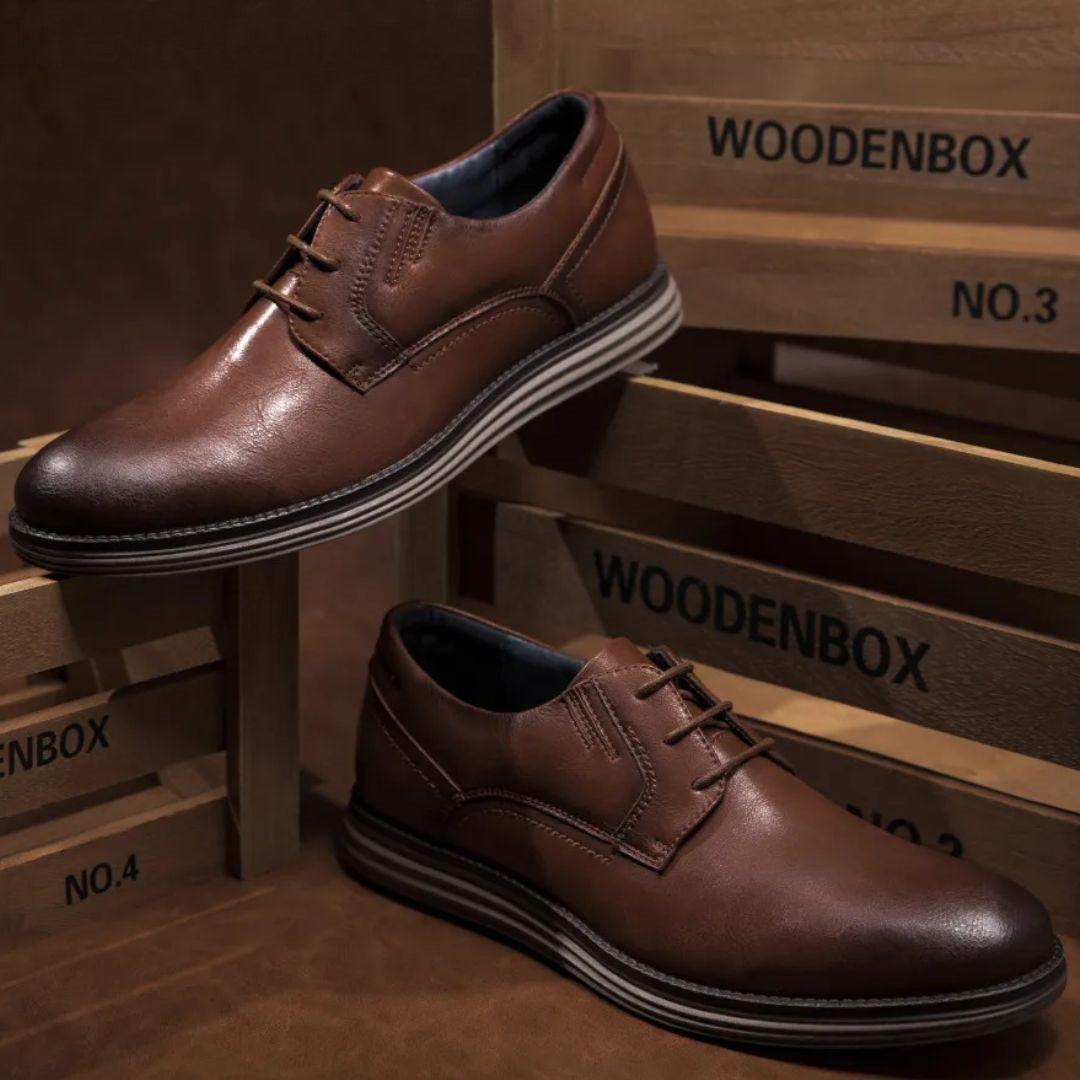 Snörskor i Derby-modell för herr med kontrasterande sula-Footwear for men-Fjallbarn
