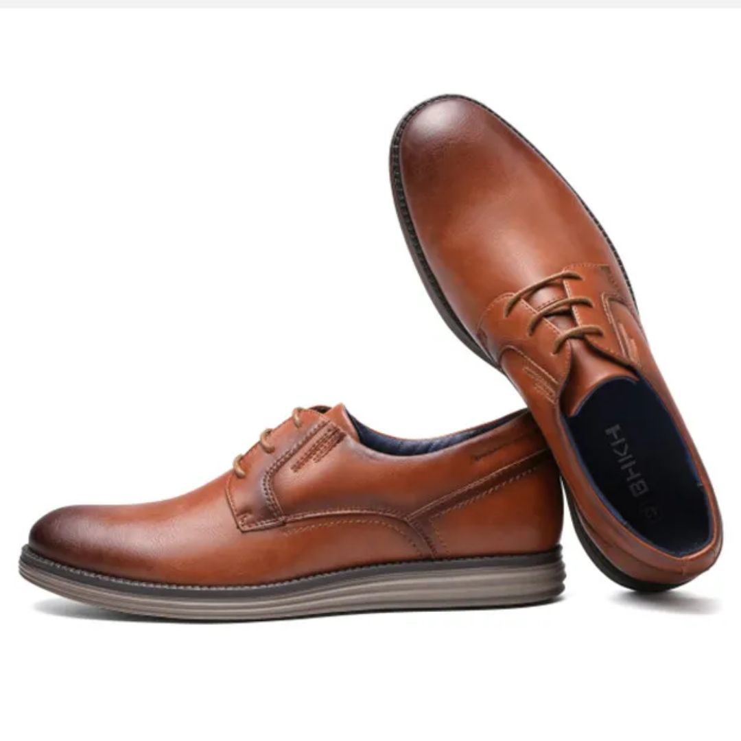 Snörskor i Derby-modell för herr med kontrasterande sula-Footwear for men-Fjallbarn