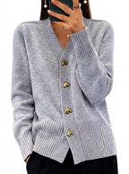 Stickad kofta med V-ringning och hjärtformade knappar för dam-Cardigan for women-Fjallbarn