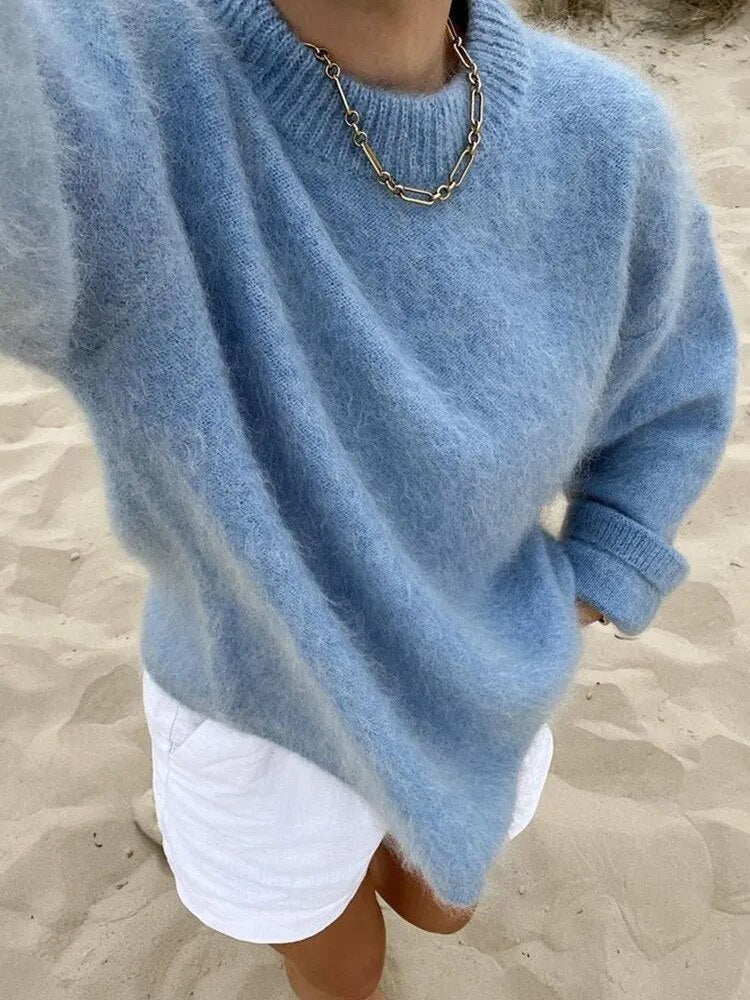 Stickad tröja för dam med rund halsringning och nedhasade axlar-Sweaters for Women-Fjallbarn