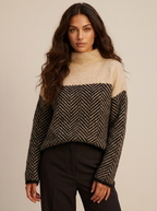 Stickad tröja med mock neck och chevronmönster för dam-Sweaters for Women-Fjallbarn