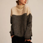 Stickad tröja med mock neck och chevronmönster för dam-Sweaters for Women-Fjallbarn