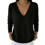 Stickad tröja med vågig V-ringning för dam-Sweaters for Women-Fjallbarn