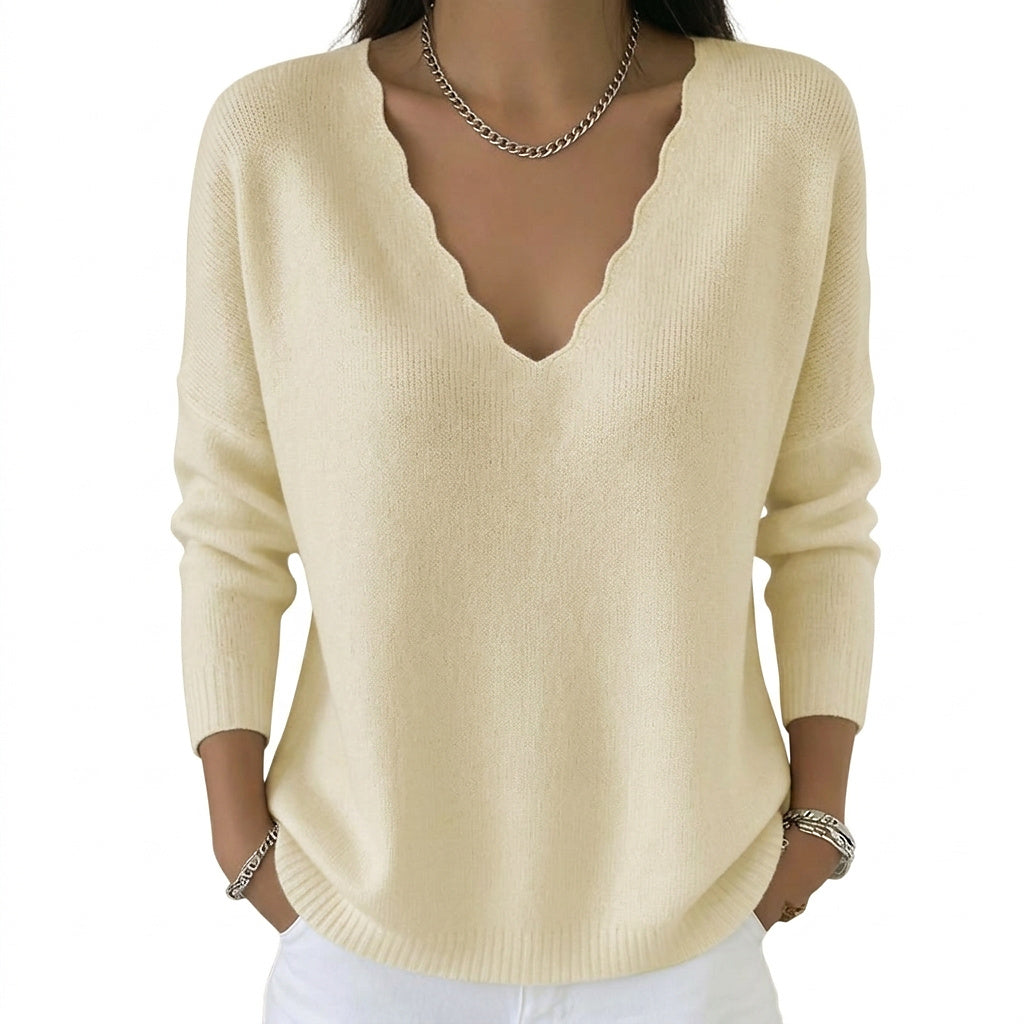 Stickad tröja med vågig V-ringning för dam-Sweaters for Women-Fjallbarn