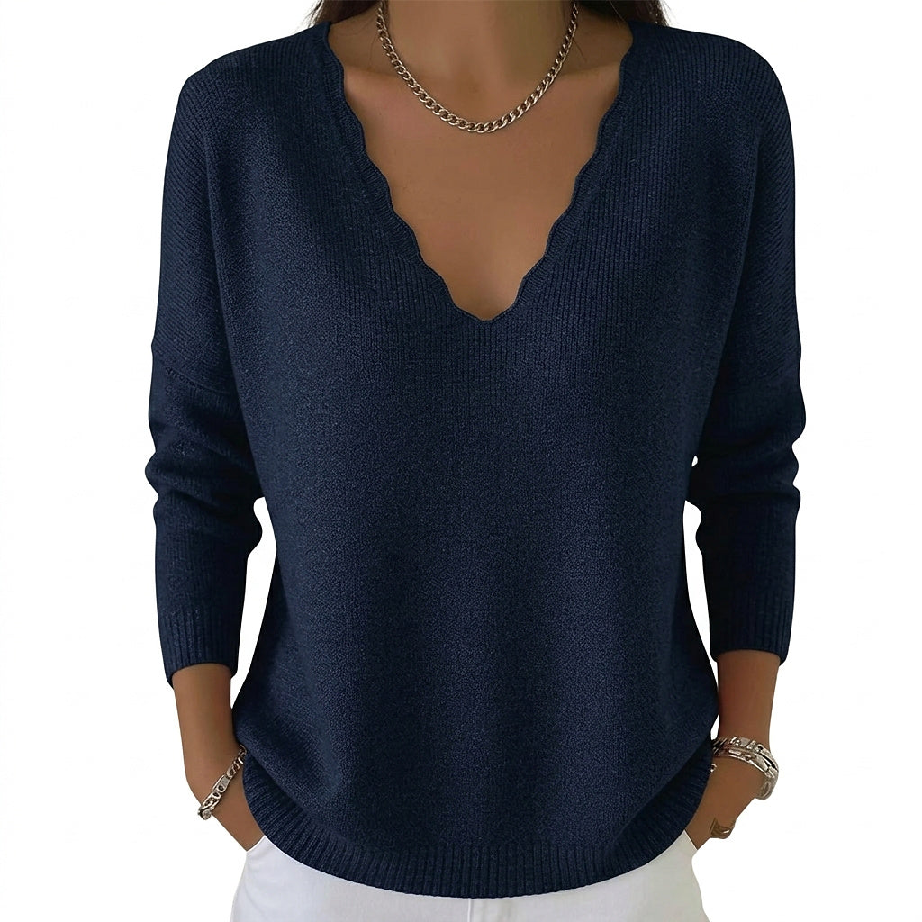 Stickad tröja med vågig V-ringning för dam-Sweaters for Women-Fjallbarn