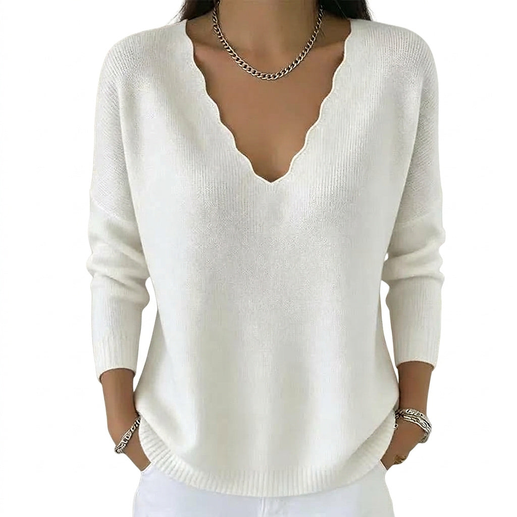 Stickad tröja med vågig V-ringning för dam-Sweaters for Women-Fjallbarn