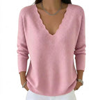 Stickad tröja med vågig V-ringning för dam-Sweaters for Women-Fjallbarn