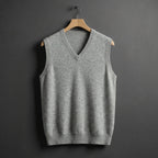 Stickad väst med V-ringning för herrar-Vests for men-Fjallbarn