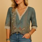 V-ringad blus för dam med virkad kant och mönstertryck-Blouses for women-Fjallbarn