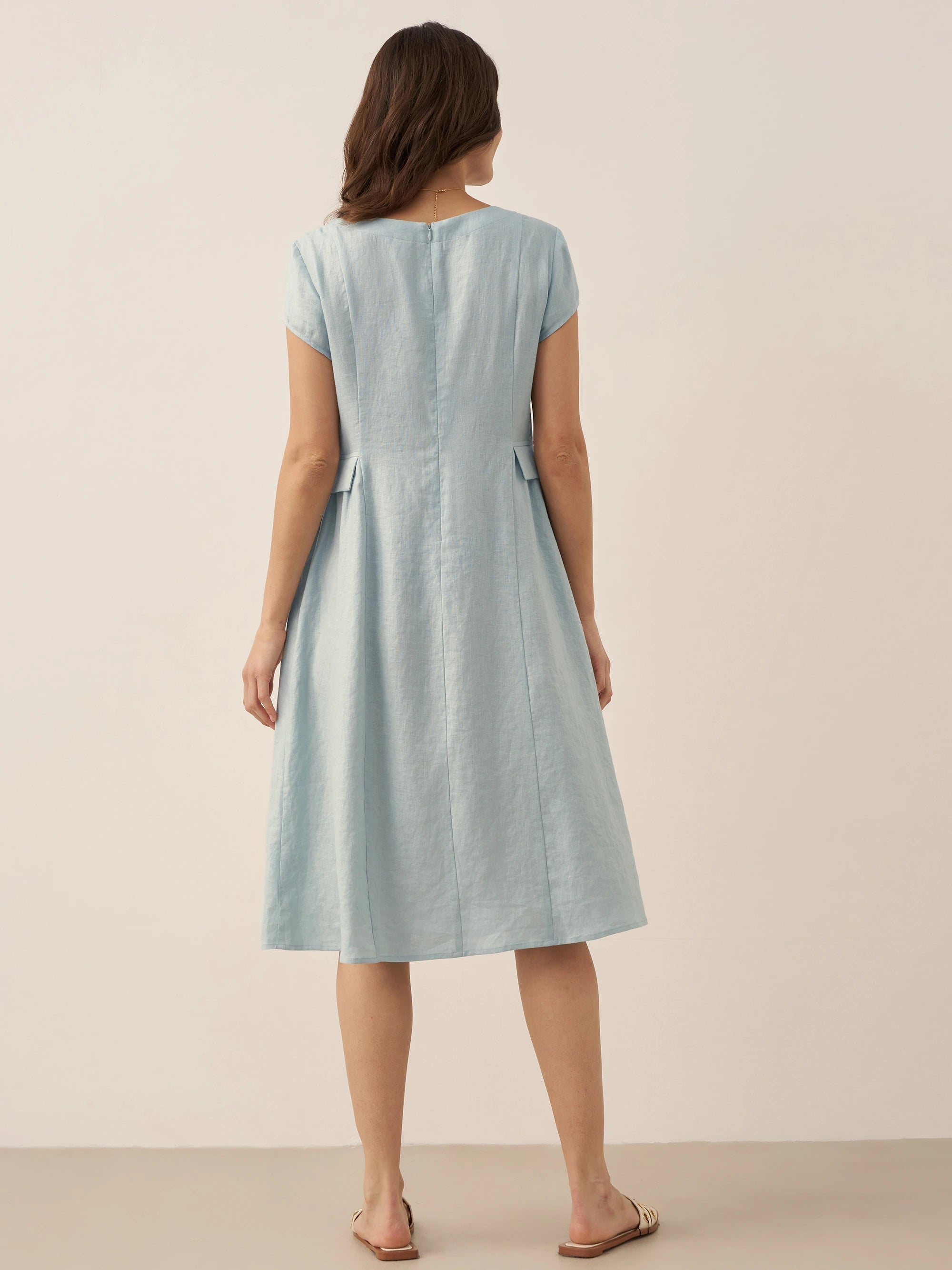 V-ringad kortärmad midiklänning i linne för dam-Midi Dress-Fjallbarn
