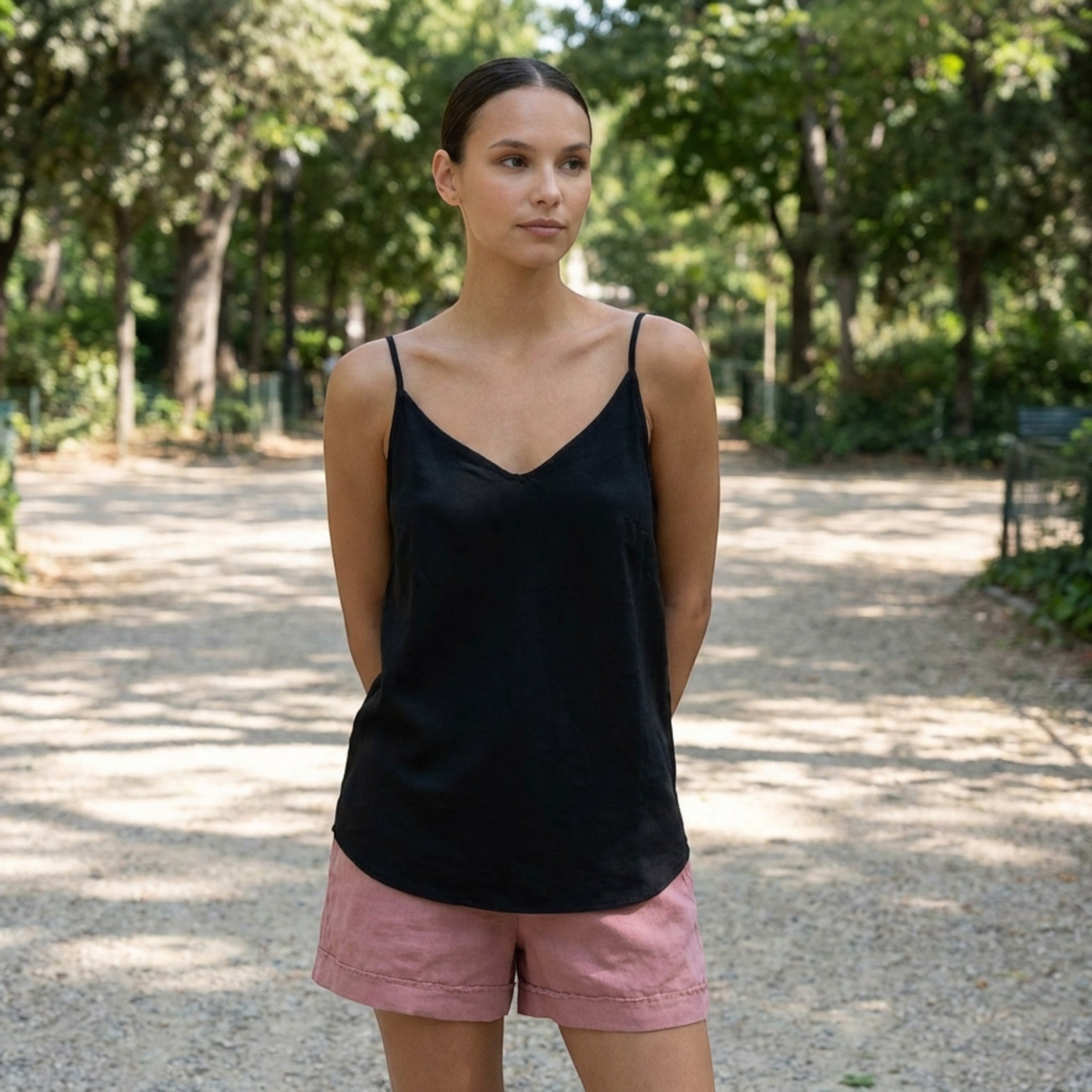V-ringad linnetopp i linne för dam-Tops for women-Fjallbarn