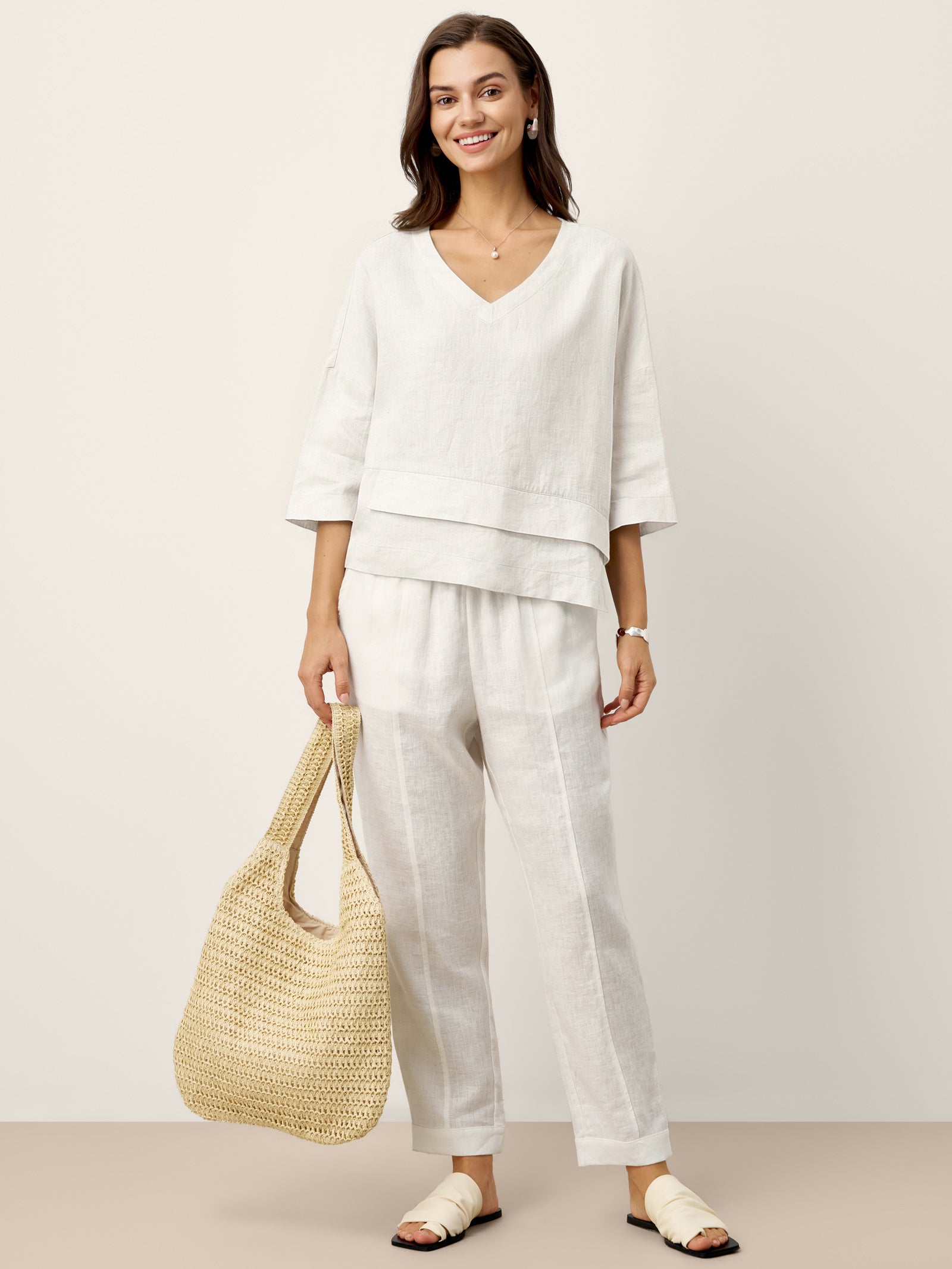 V-ringad linnetopp med lager-på-lager-fåll för dam-Tops for women-Fjallbarn