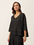 V-ringad linnetopp med lager-på-lager-fåll för dam-Tops for women-Fjallbarn