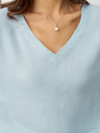 V-ringad linnetopp med lager-på-lager-fåll för dam-Tops for women-Fjallbarn