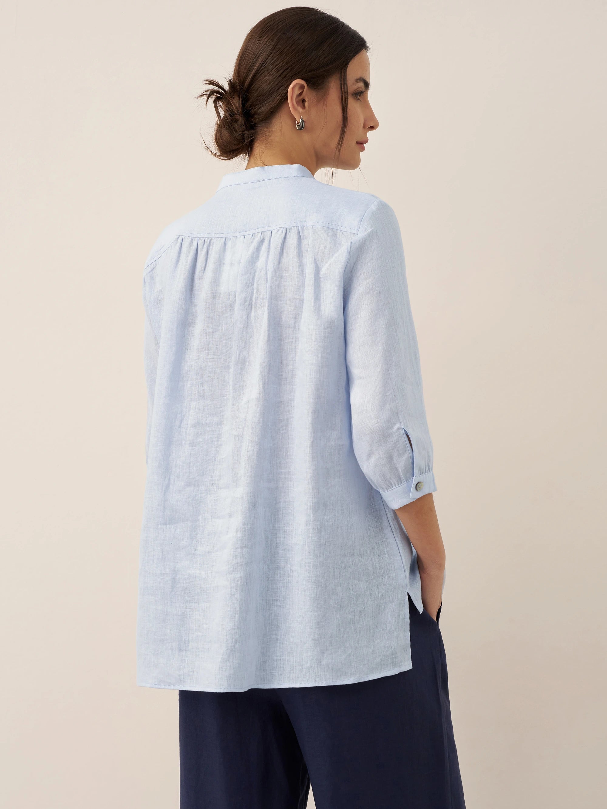 V-ringad linnetunika för dam-Shirts for women-Fjallbarn