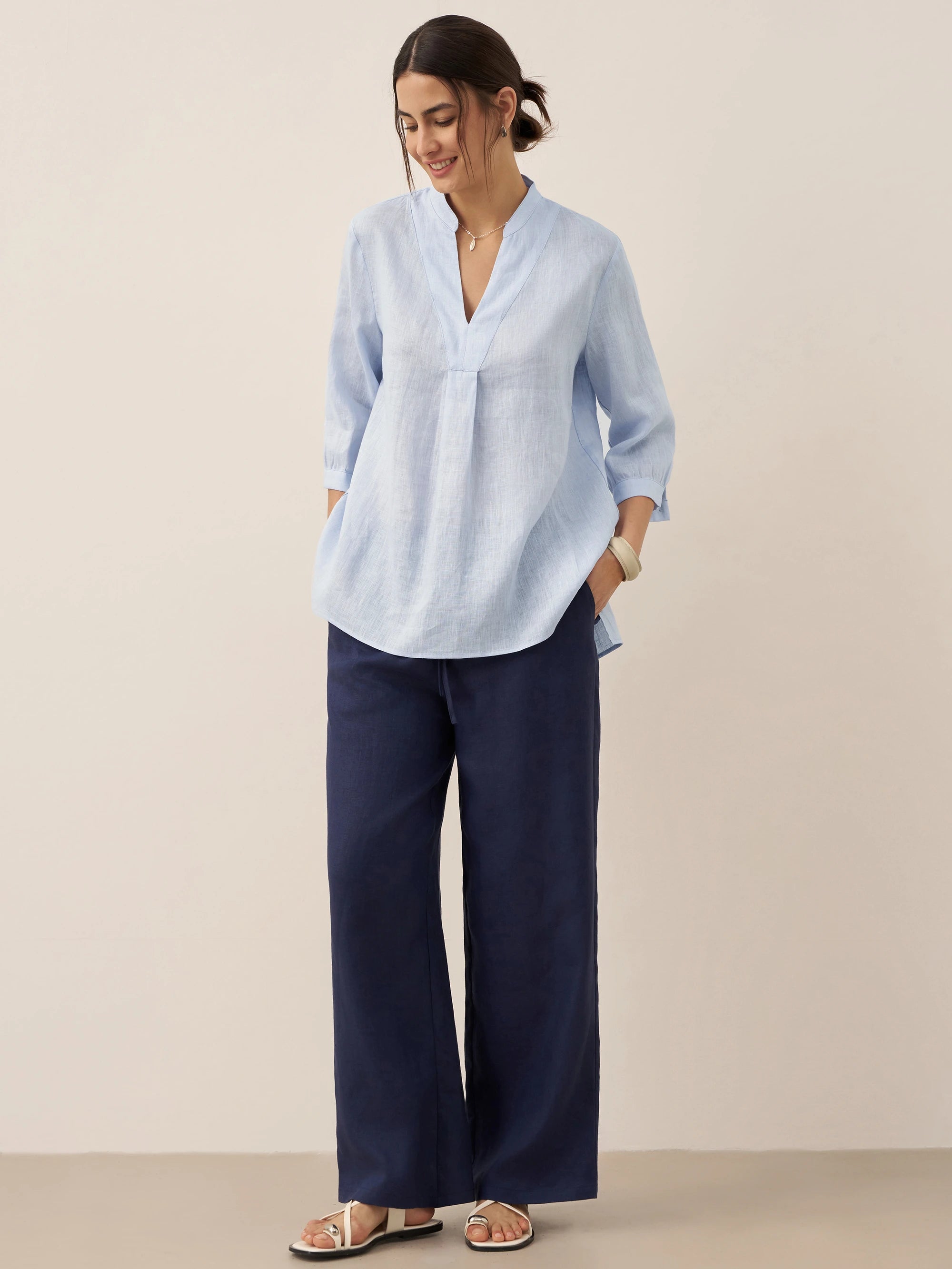 V-ringad linnetunika för dam-Shirts for women-Fjallbarn