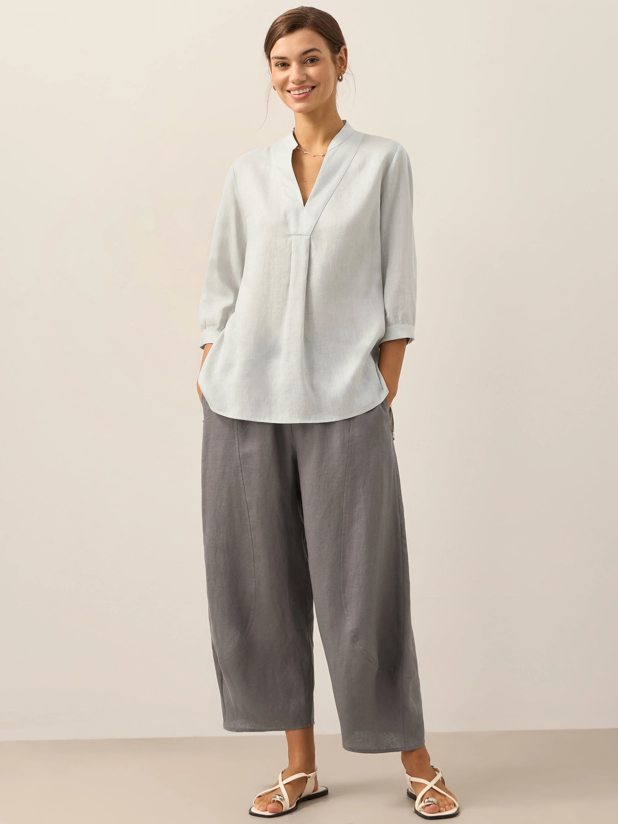 V-ringad linnetunika för dam-Shirts for women-Fjallbarn