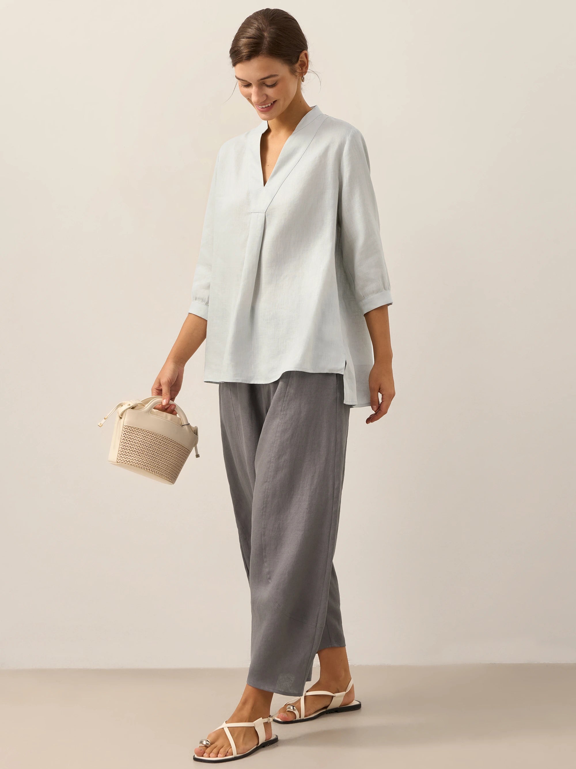 V-ringad linnetunika för dam-Shirts for women-Fjallbarn