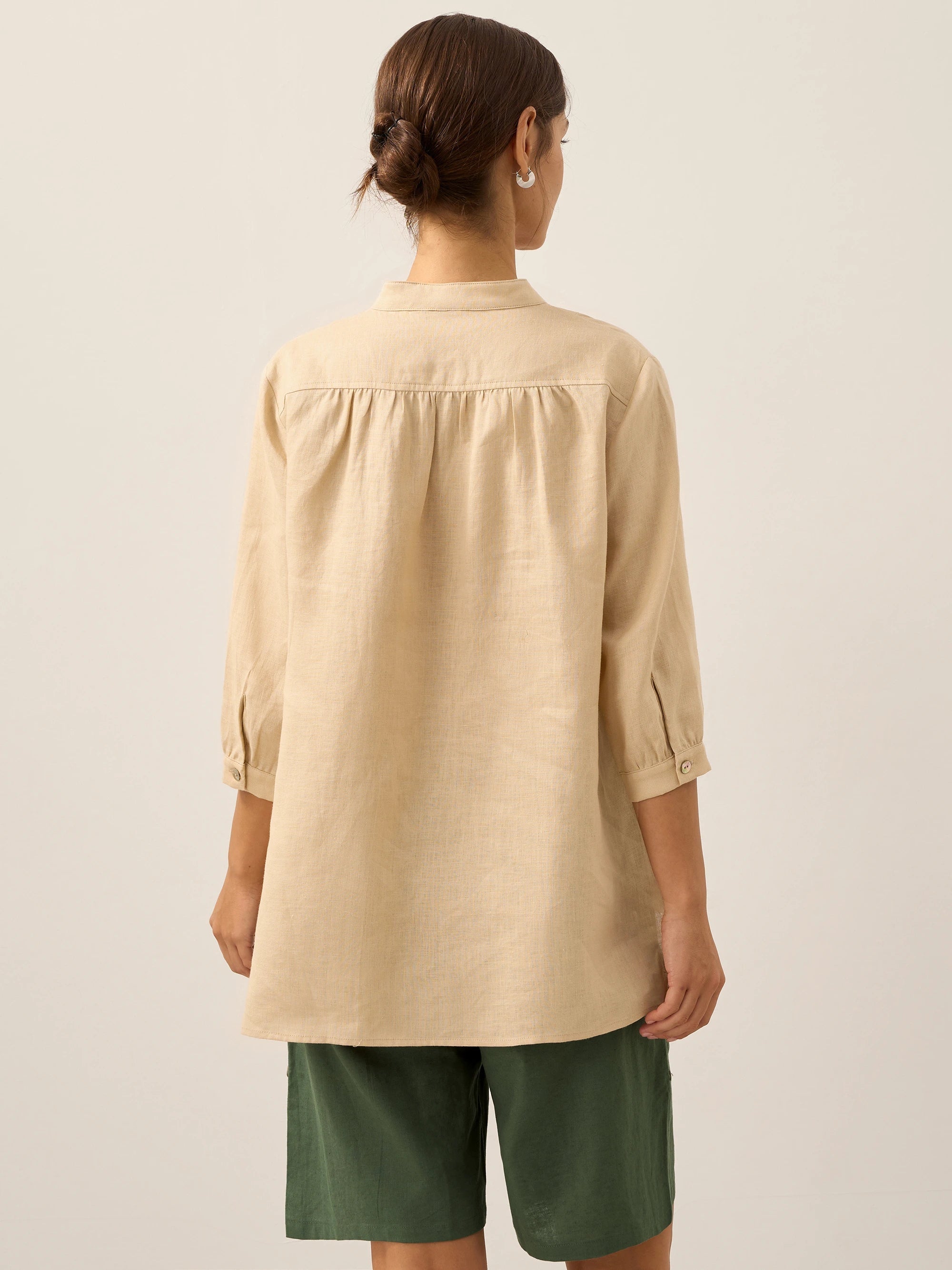 V-ringad linnetunika för dam-Shirts for women-Fjallbarn