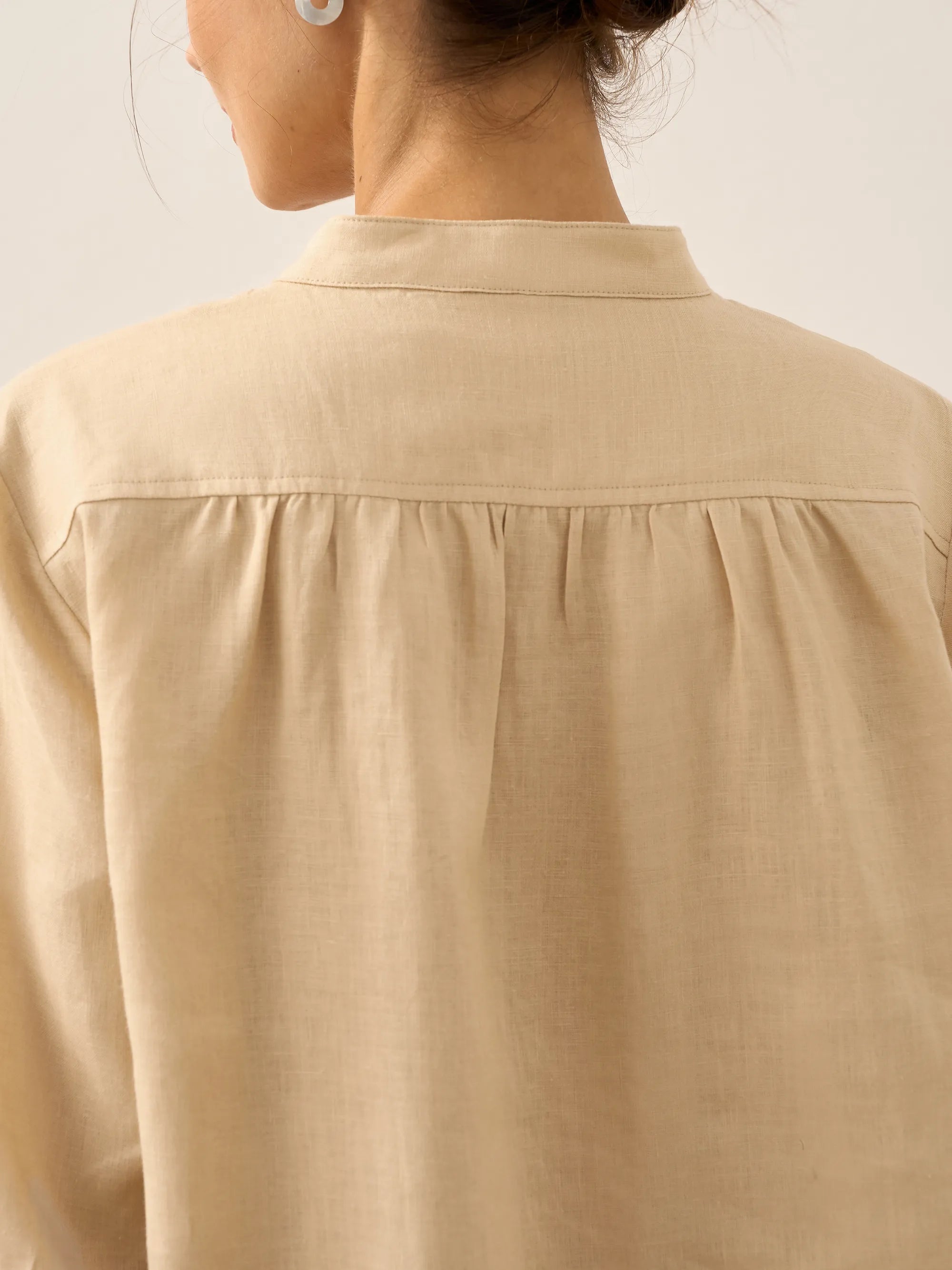 V-ringad linnetunika för dam-Shirts for women-Fjallbarn