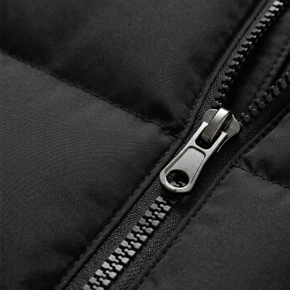 Vadderad puffer-väst för män med dragkedjefickor-Vests for men-Fjallbarn