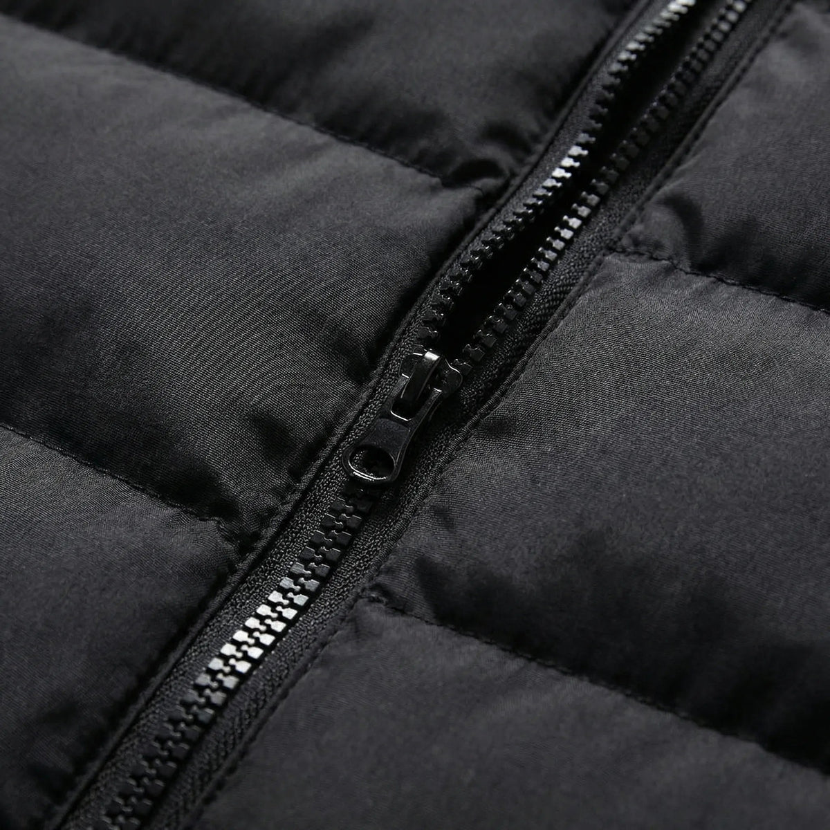 Vadderad väst för herrar med ståkrage och dragkedja-Vests for men-Fjallbarn