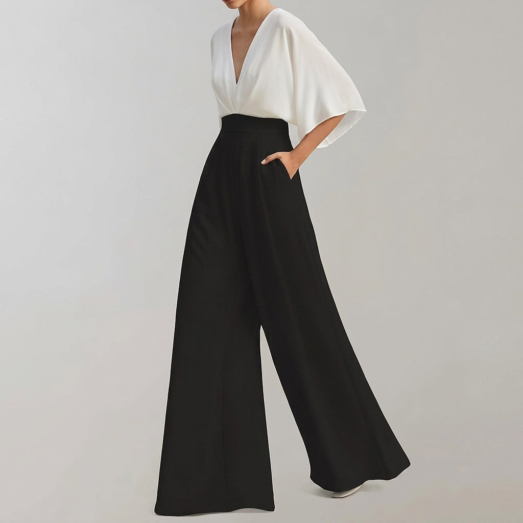 Vid jumpsuit för dam med V-ringning-Jumpsuits for women-Fjallbarn