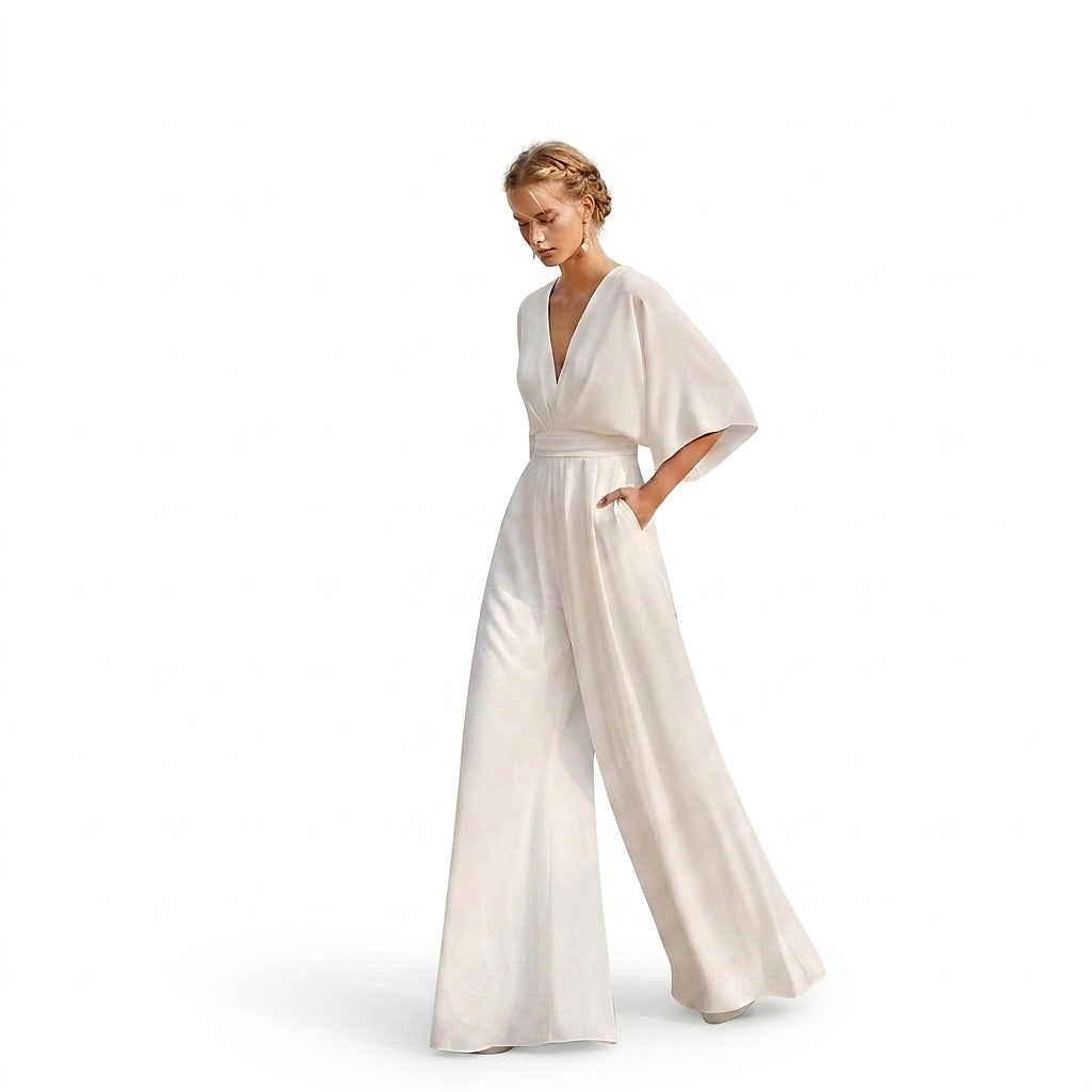 Vid jumpsuit för dam med V-ringning-Jumpsuits for women-Fjallbarn