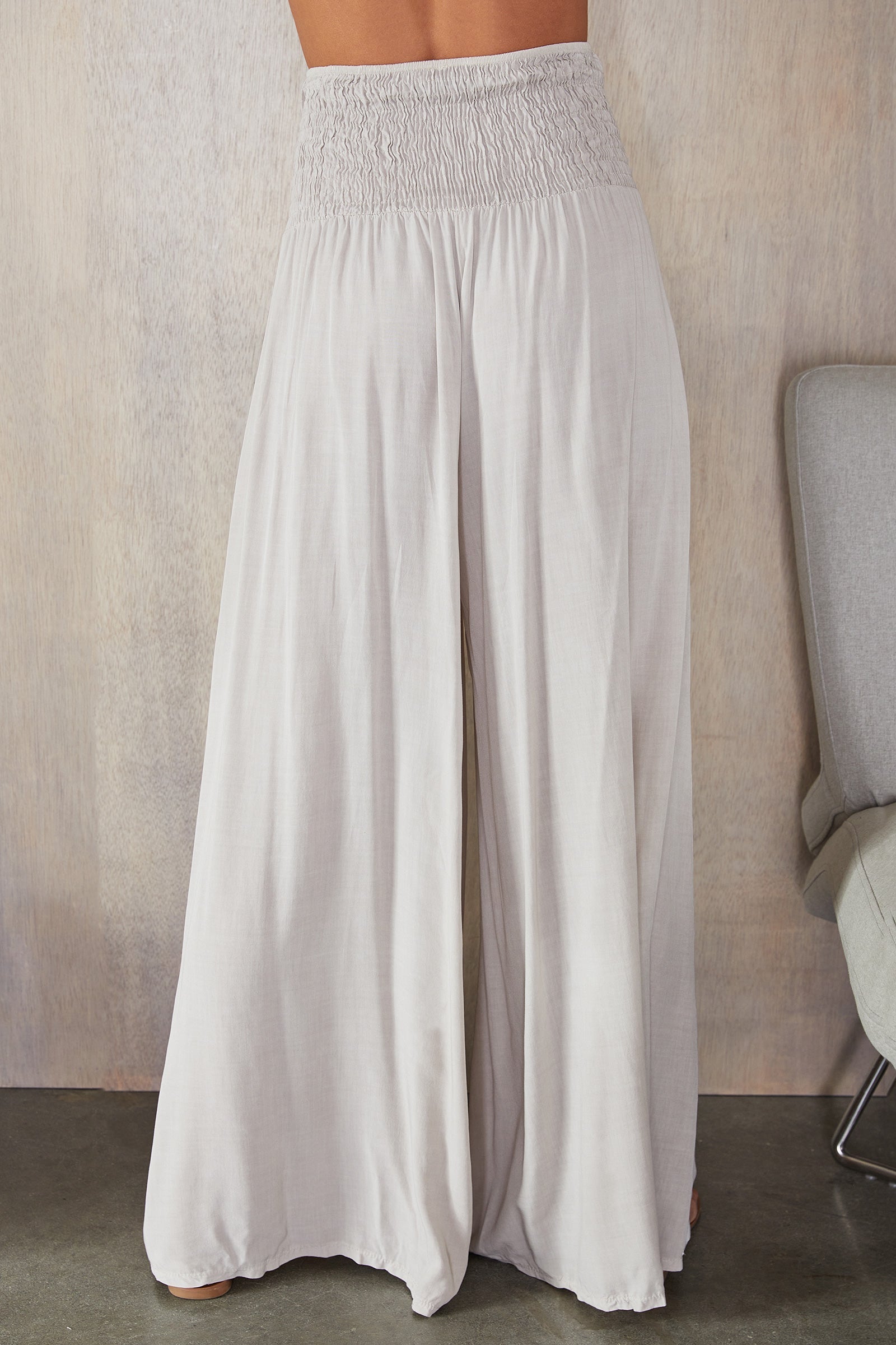 Vida byxor med smockad midja för dam-Pants for woman-Fjallbarn